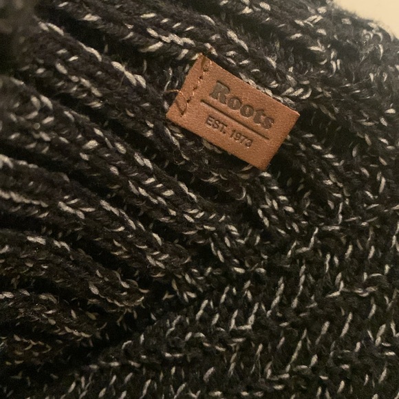 Roots Canada Dark Grey Turtle Neck Knit Poncho Women's One Size - Picture 2 of 5